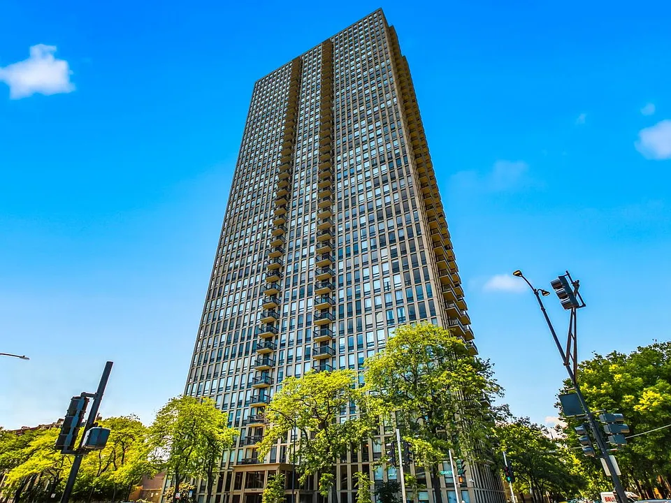 1660 N La Salle Dr #3503