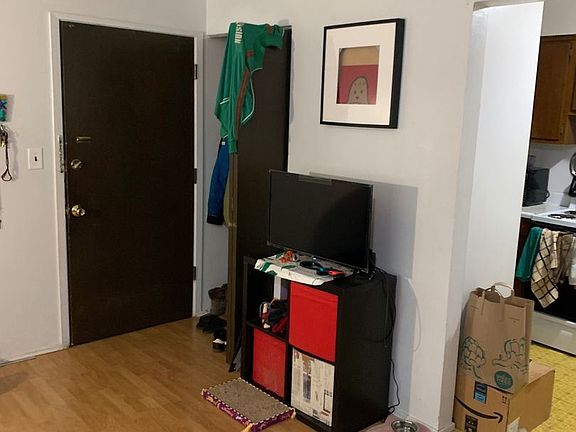 2nd image of 110 Hill St APT 1