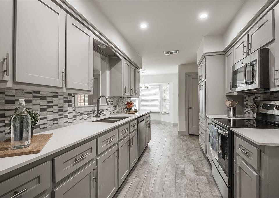 1st image of 815 Green Hills Ct