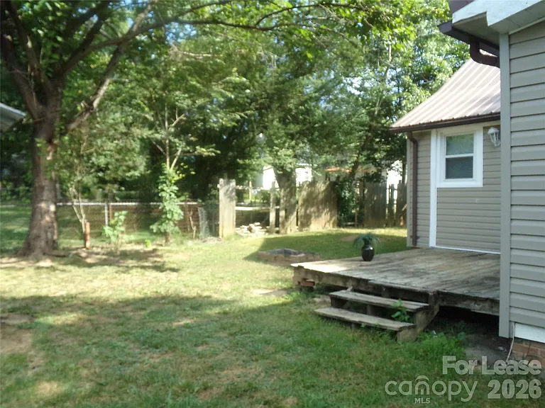 729 Spruce St — Photo 26