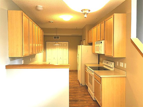 4th image of 5015 Holly Ln N #302