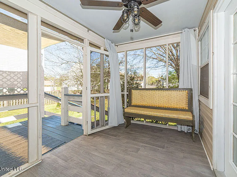 114 Menge Ave — Photo 42