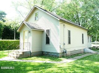 702 East Ctr, Freeport, IL 61032