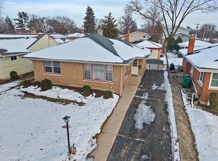 305 N Craig Pl, Lombard, IL 60148