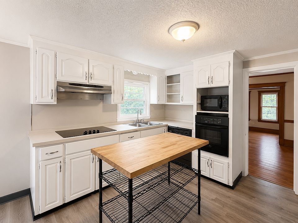 1st image of 21 Irving St