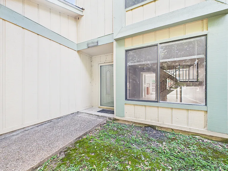 9520 Quail Village Ln — Photo 56