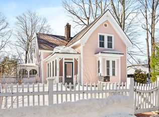 32-34 Thoreau St, Concord, MA 01742
