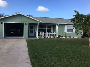 518 Lake Dr, Sebastian, FL 32958