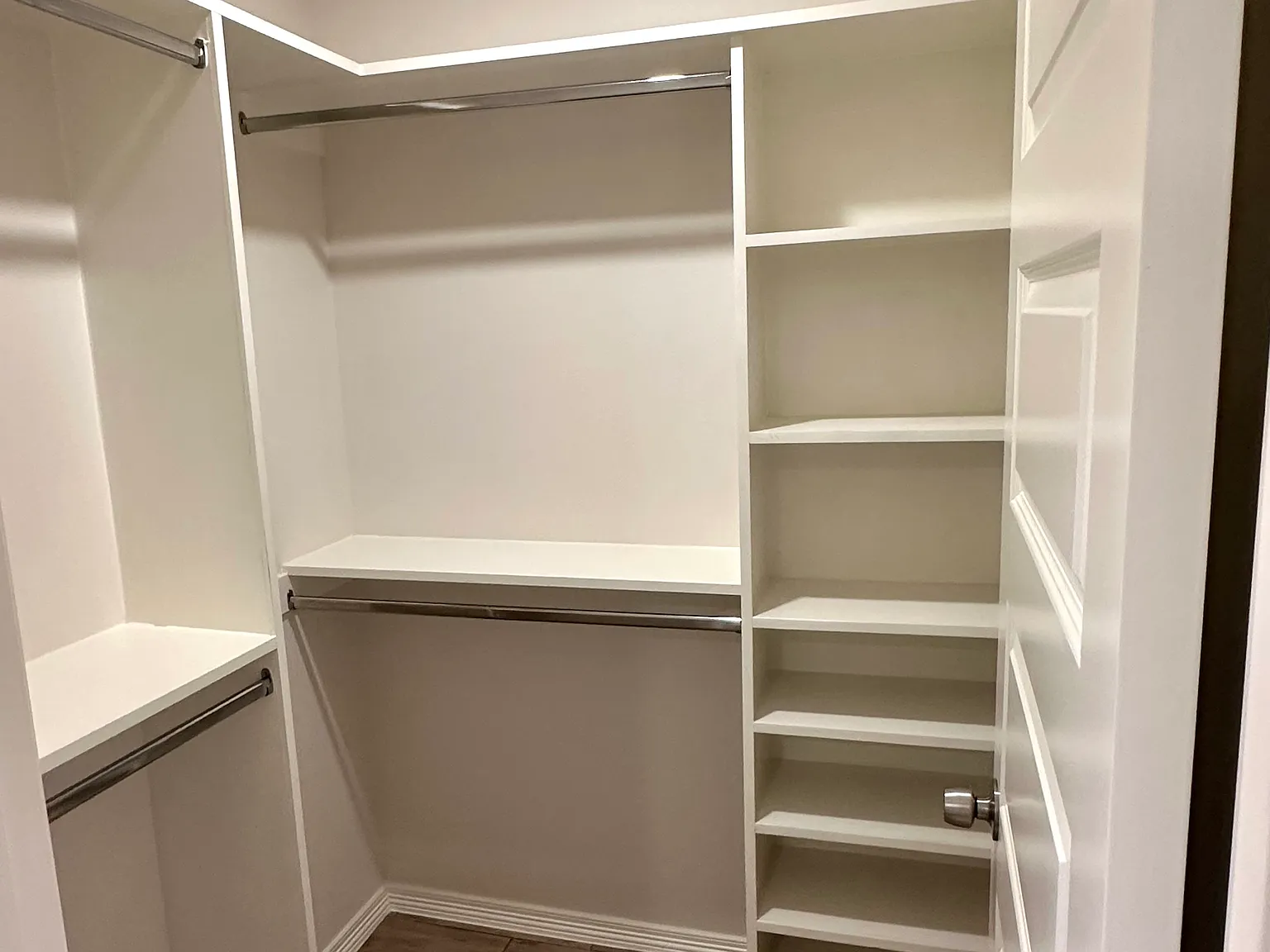 3 bed, 2434 sqft, $1,900 — Photo 4