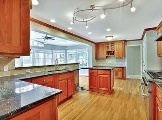 616 Golf View Dr, Peachtree City, GA 30269