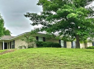 8834 Hidden Hill Dr, Fort Worth, TX 76179