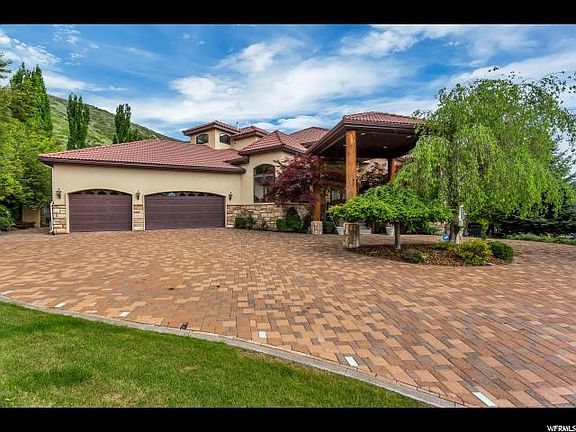 2nd image of 183 S Dry Canyon Dr
