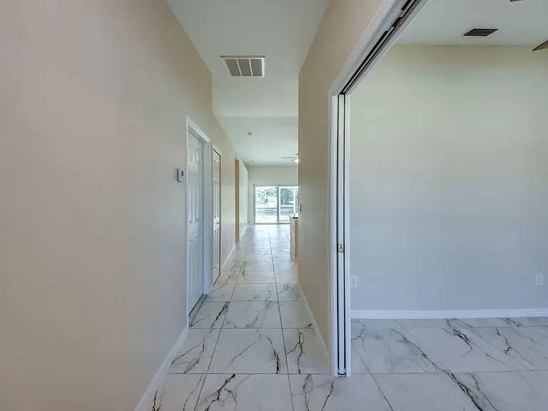 3419-3421 SW 15th Pl — Photo 6