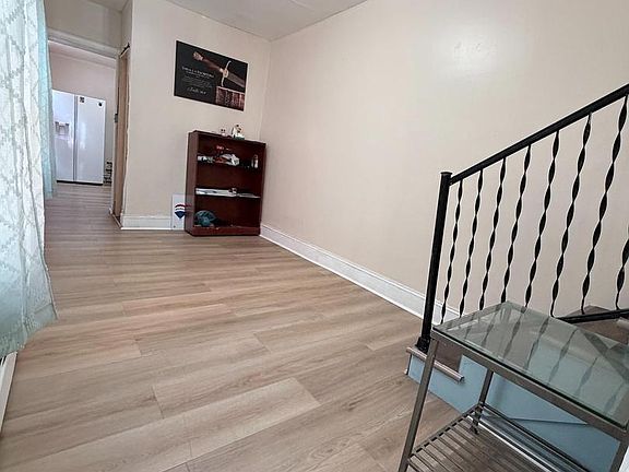 5th image of 42 Maple St
