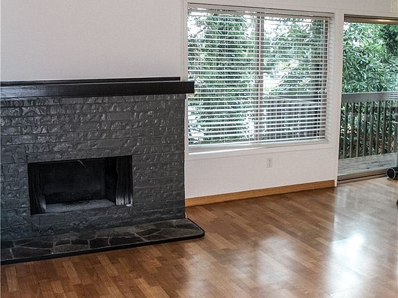 4th image of 19725 76th Ave W APT 5B