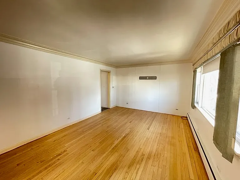 9437 Burlington Ave #3 — Photo 6
