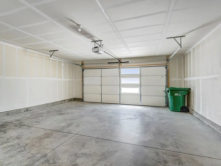 1354 Sunshine Valley Way — Photo 44