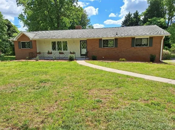 149 N Peace Haven Rd, Winston Salem, NC 27104