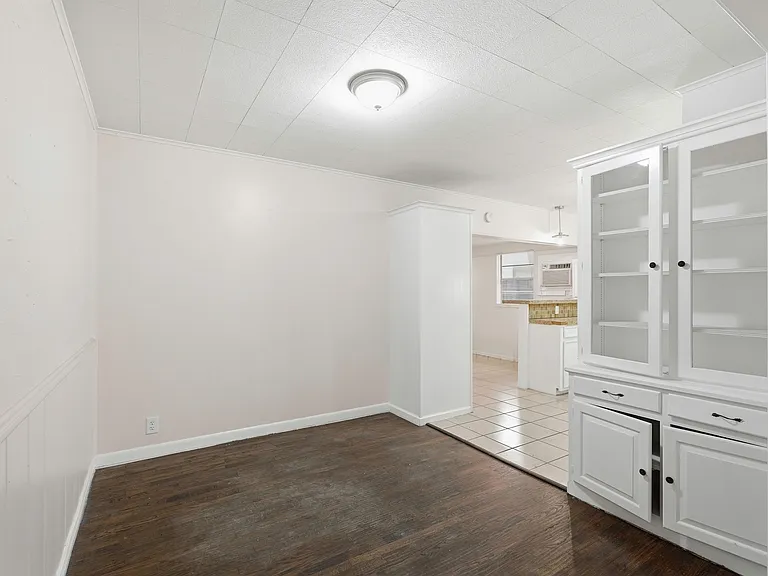207 N Hartsdale Ave — Photo 7