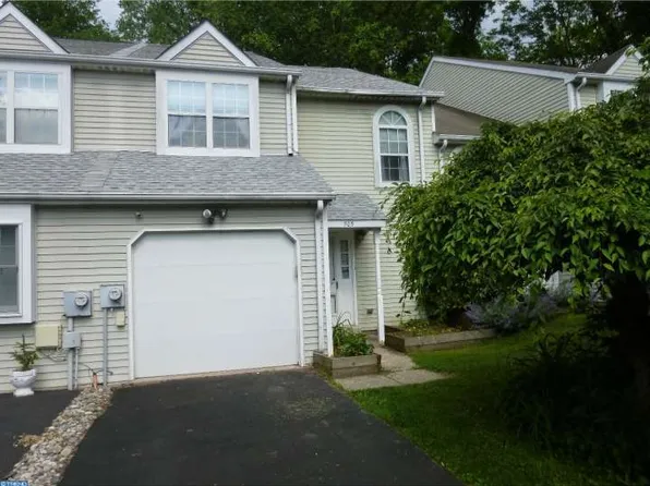 505 Ashton Cir, Feasterville Trevose, PA 19053