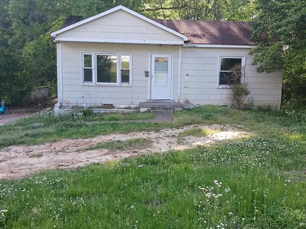 119 Turnpike Ave, Camden, TN 38320