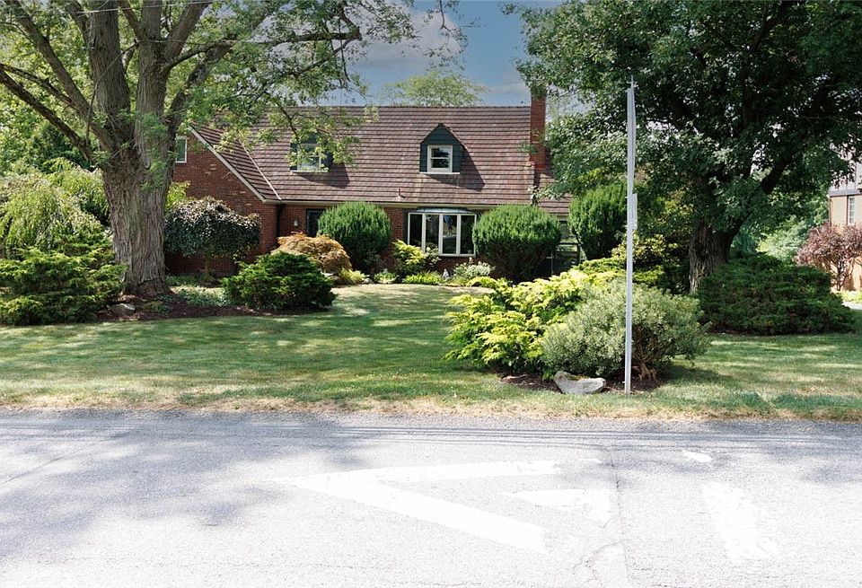 1st image of 2265 Country Club Dr