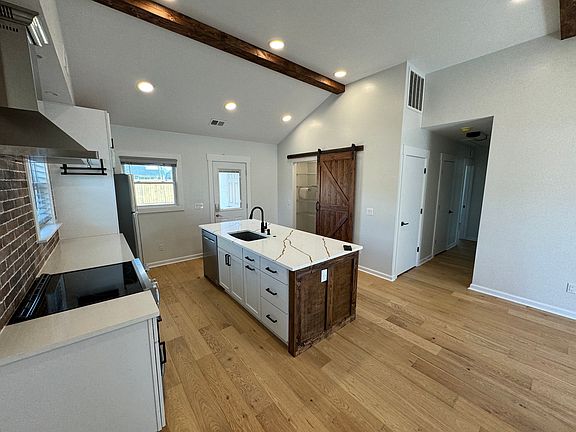 4th image of 1535 Traywick Ave