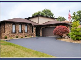 18439 Maple St, Lansing, IL 60438