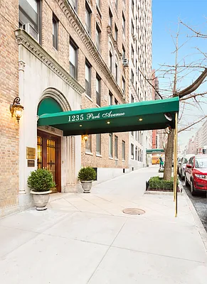 Sold by Compass | media 22