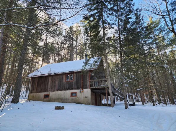 61 Cayuga Trl, Jay, NY 12941