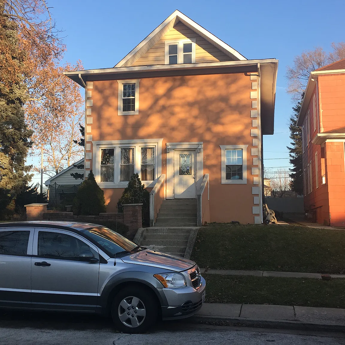 1205 Emerald Ave photo 1