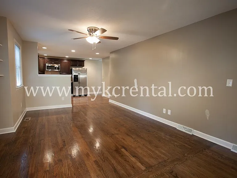 5329 Linden St — Photo 8