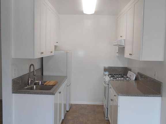 103 KITCHEN