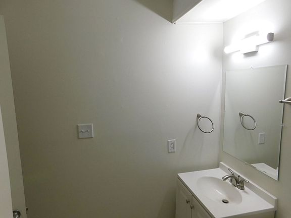 4th image of 1920 W Towanda Ave APT 8