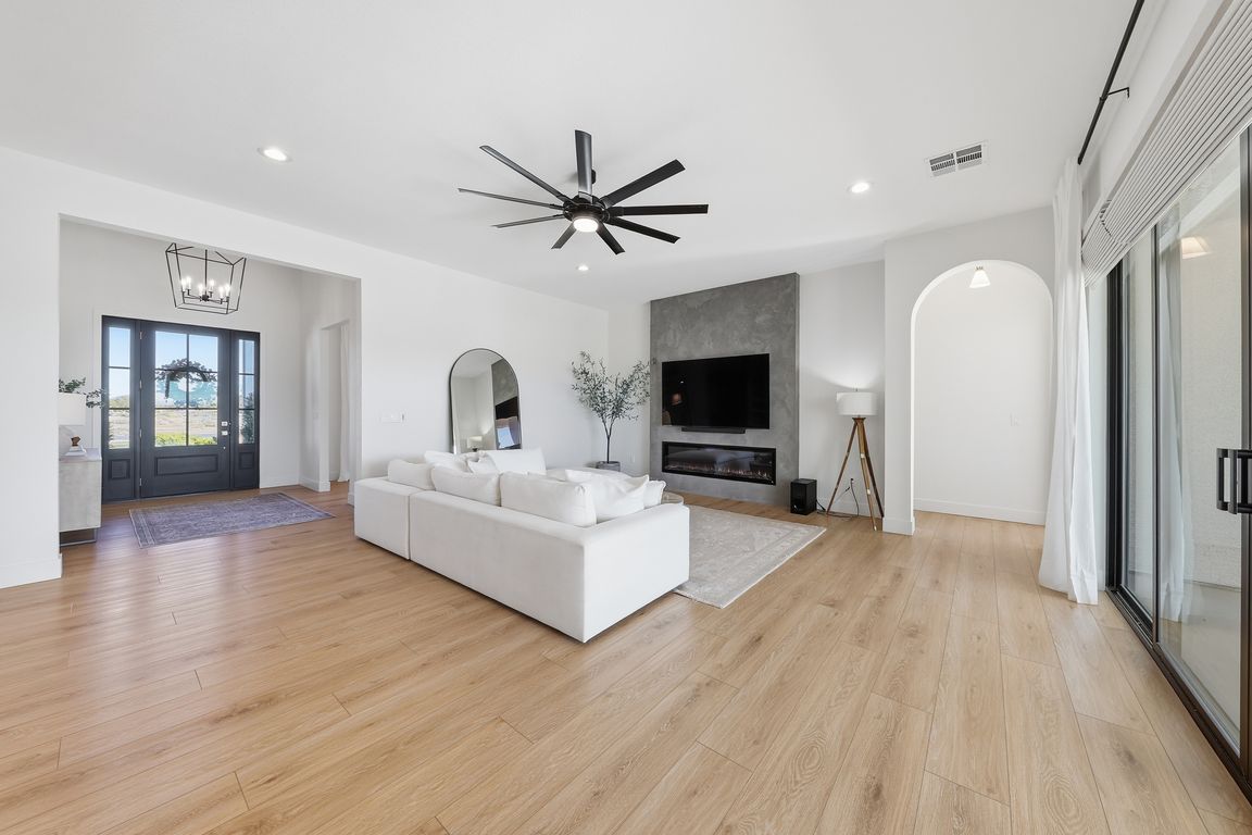 next background image