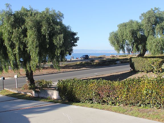 4th image of 1308 Palos Verdes Dr W
