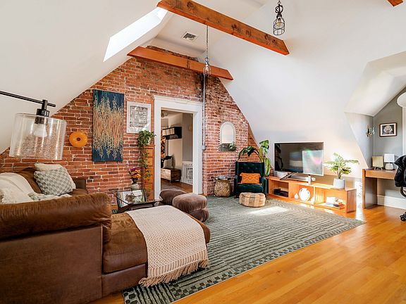 4th image of 4 Ada St #3
