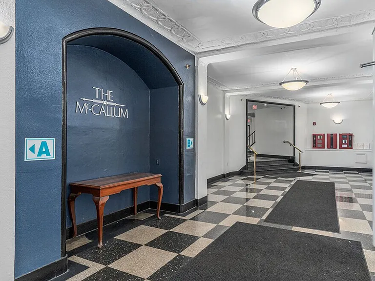 McCallum Apartments — Photo 19