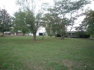 4303 E Busseron Rd, Oaktown, IN 47561