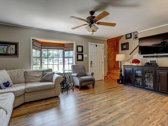 4th image of 203 Marseilles Dr