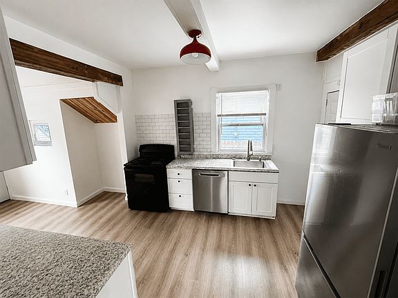 2nd image of 1140 Radcliffe Dr