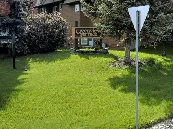 5979 40th Ave NW, Edmonton, AB T6L 3P6