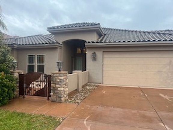 2nd image of 2422 Camino Real Dr