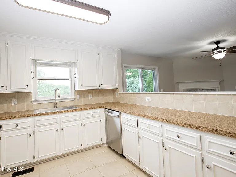 201 Sarason Pl — Photo 14