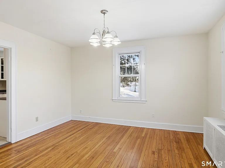 815 E Main St — Photo 14