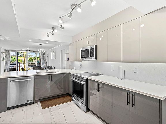 3rd image of 18 Royal Palm Way #109