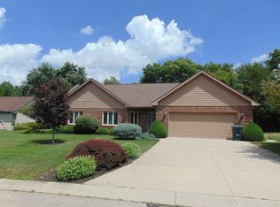 700 S Prairie Trce, Muncie, IN 47304
