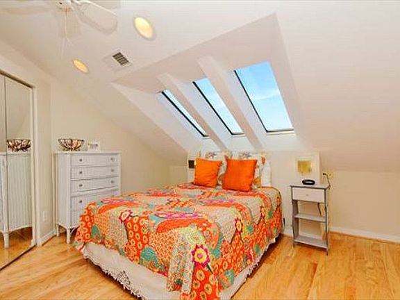 4th image of 21 Ocean Ln APT 424