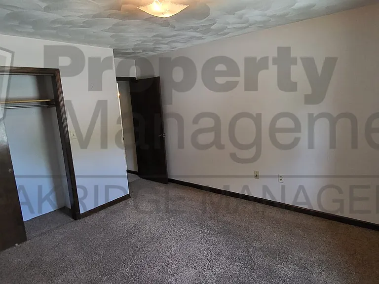 214 S 3rd St — Photo 10