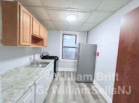 122 Corbin Ave